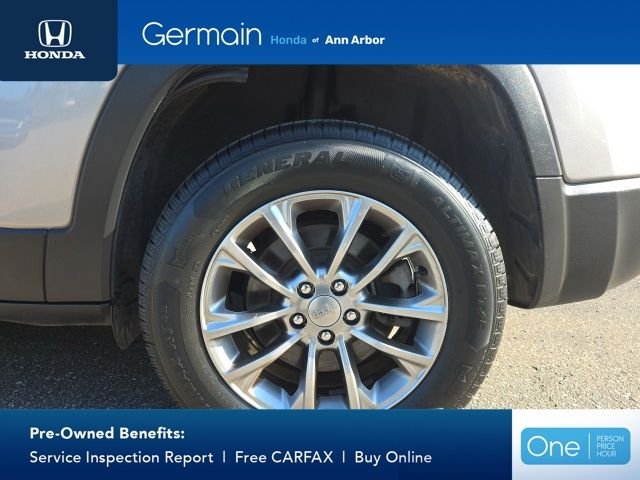 Used 2020 Billet Silver Metallic Jeep Latitude Plus image 5