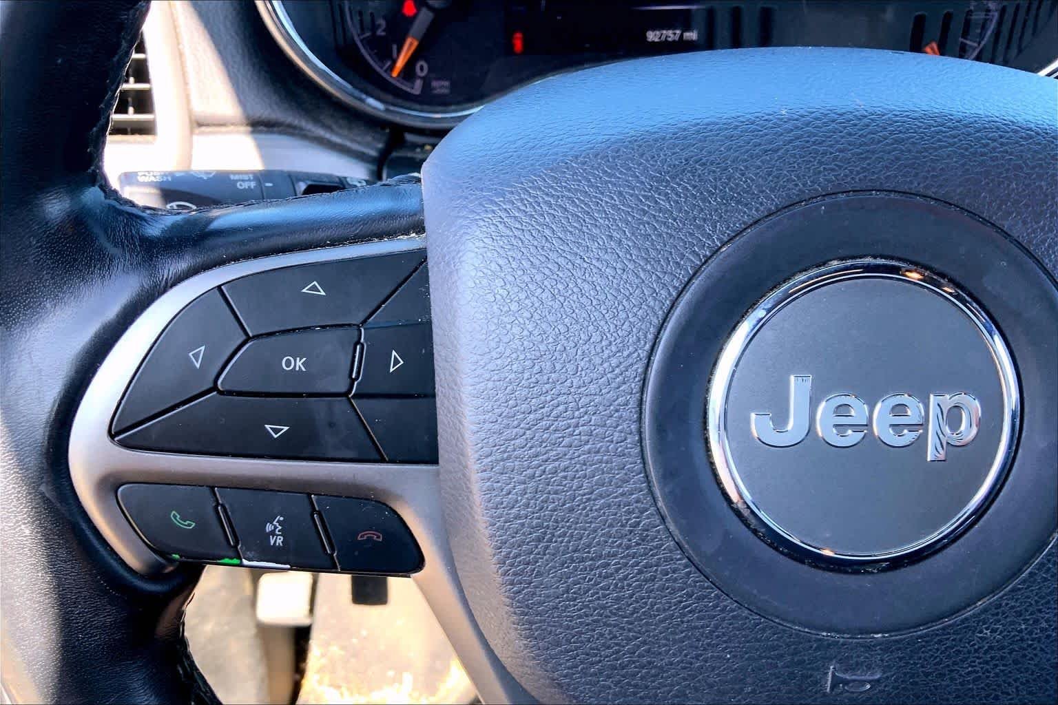 Used 2019 Billet Silver Metallic Clear Coat Jeep Limited image 24