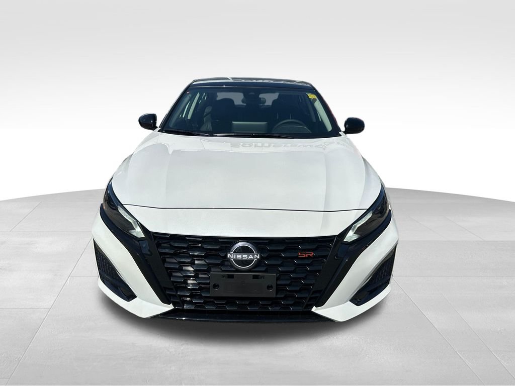 New 2026 White Nissan 2.5 SR image 3