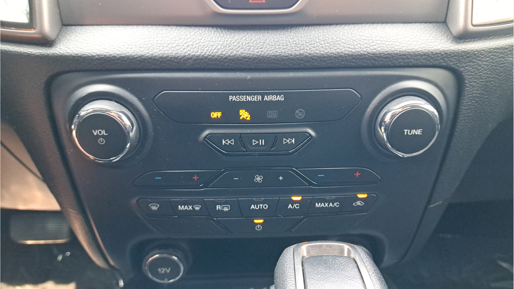 Used 2019 Gray Ford XLT image 21