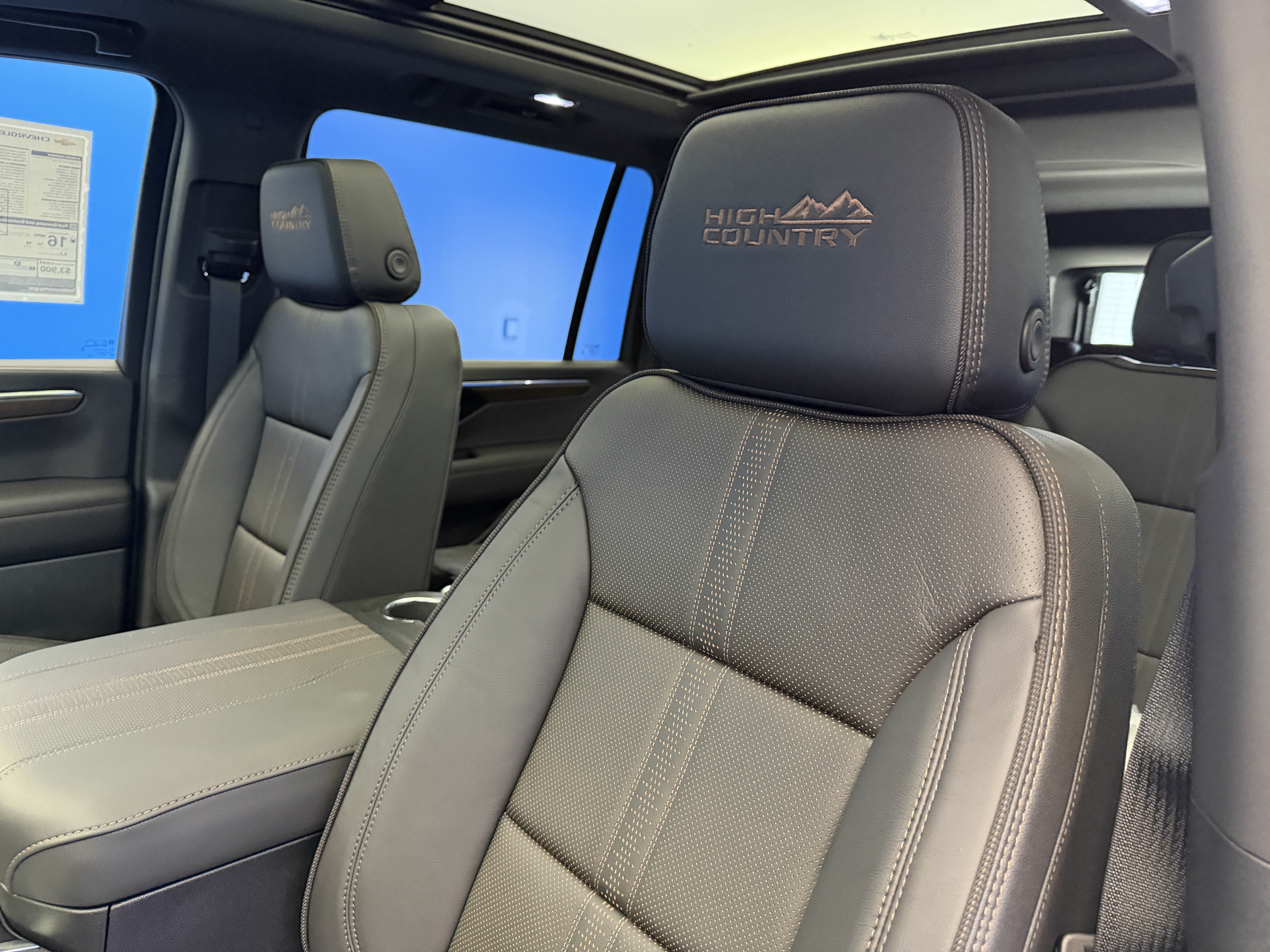 2026 Chevrolet Suburban High Country - Photo 14