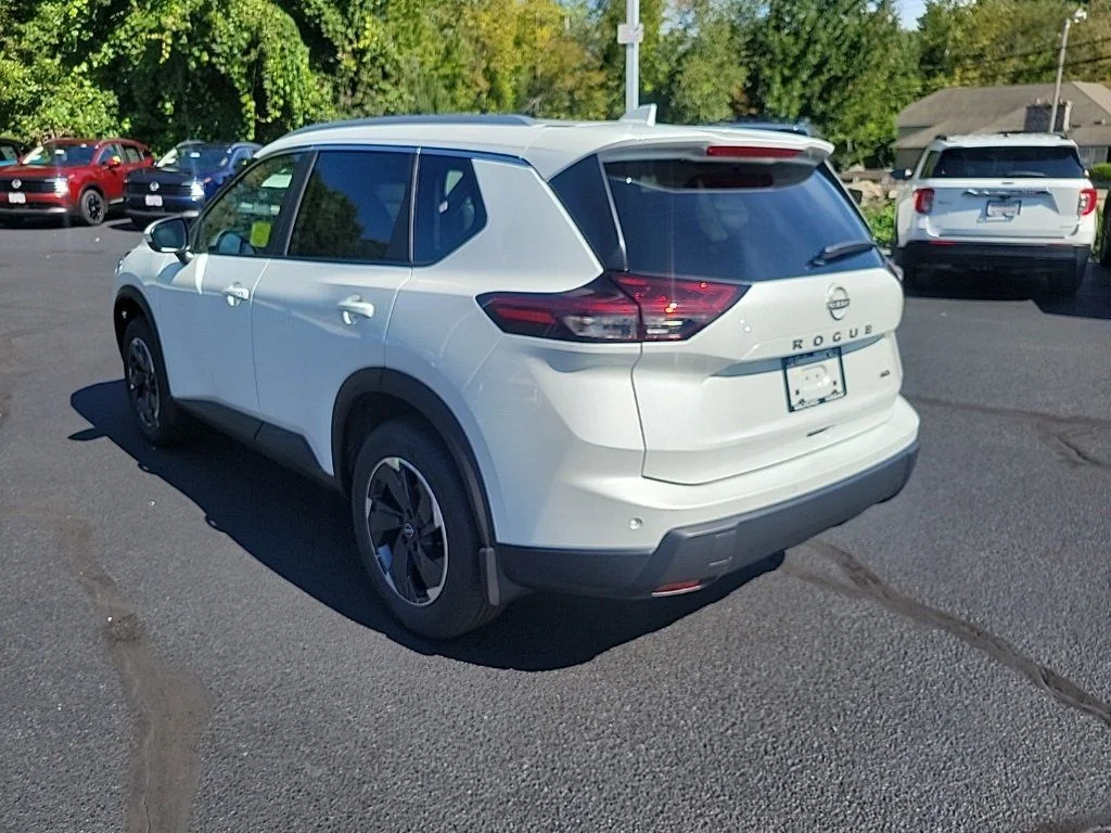 New 2026 Everest White Pearl TriCoat Nissan SV image 2