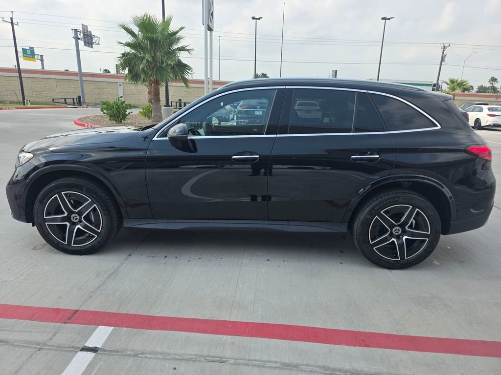 New 2026 Black Mercedes-Benz GLC 300 image 31