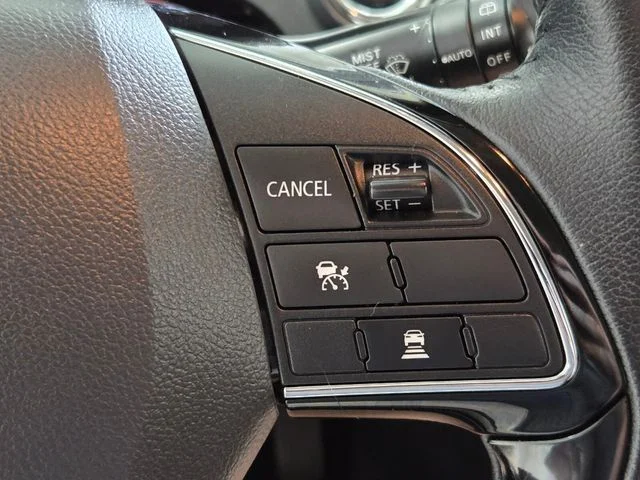 Used 2024 White Mitsubishi SEL image 26