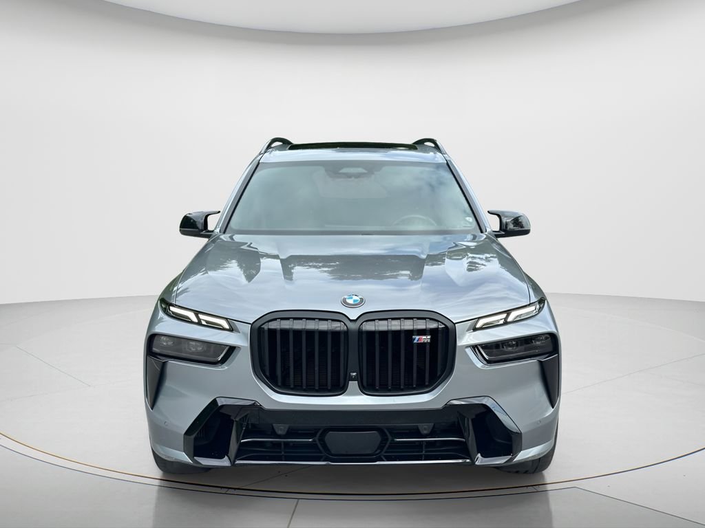 Used 2024 Gray BMW M60i image 2
