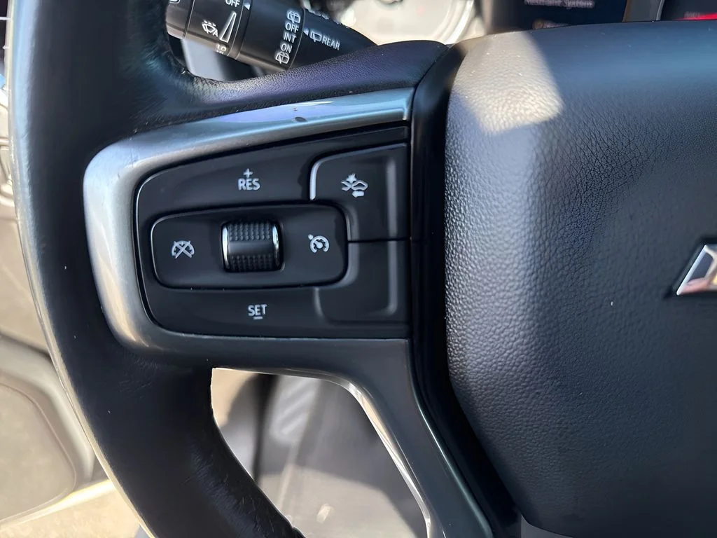 Used 2021 White Chevrolet LT image 21