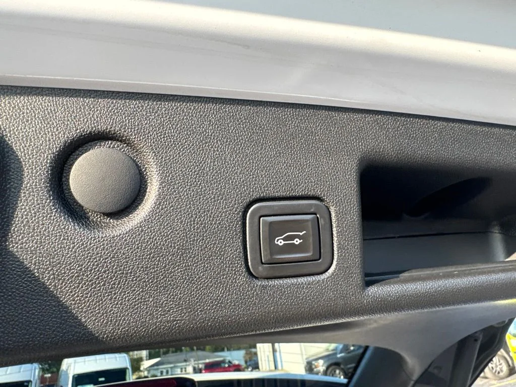 Used 2020 Summit White Chevrolet Premier image 44