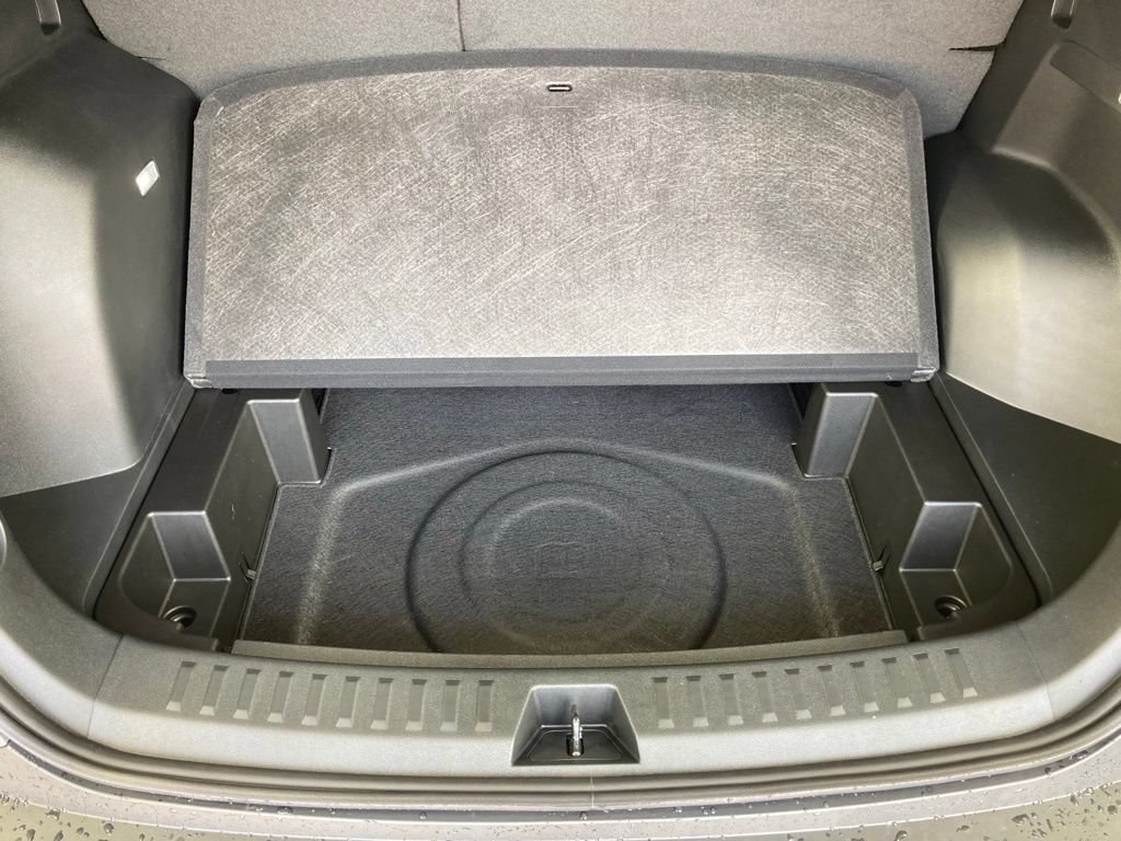 New 2027 Sterling Gray Metallic Chevrolet LT image 22