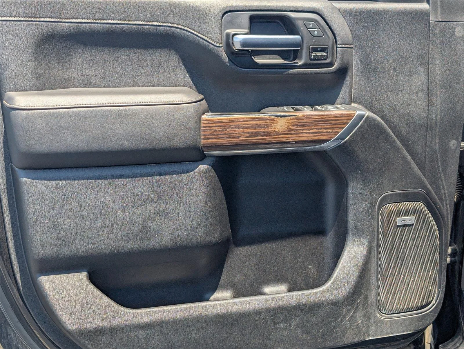 Used 2020 BLACK Chevrolet High Country image 9