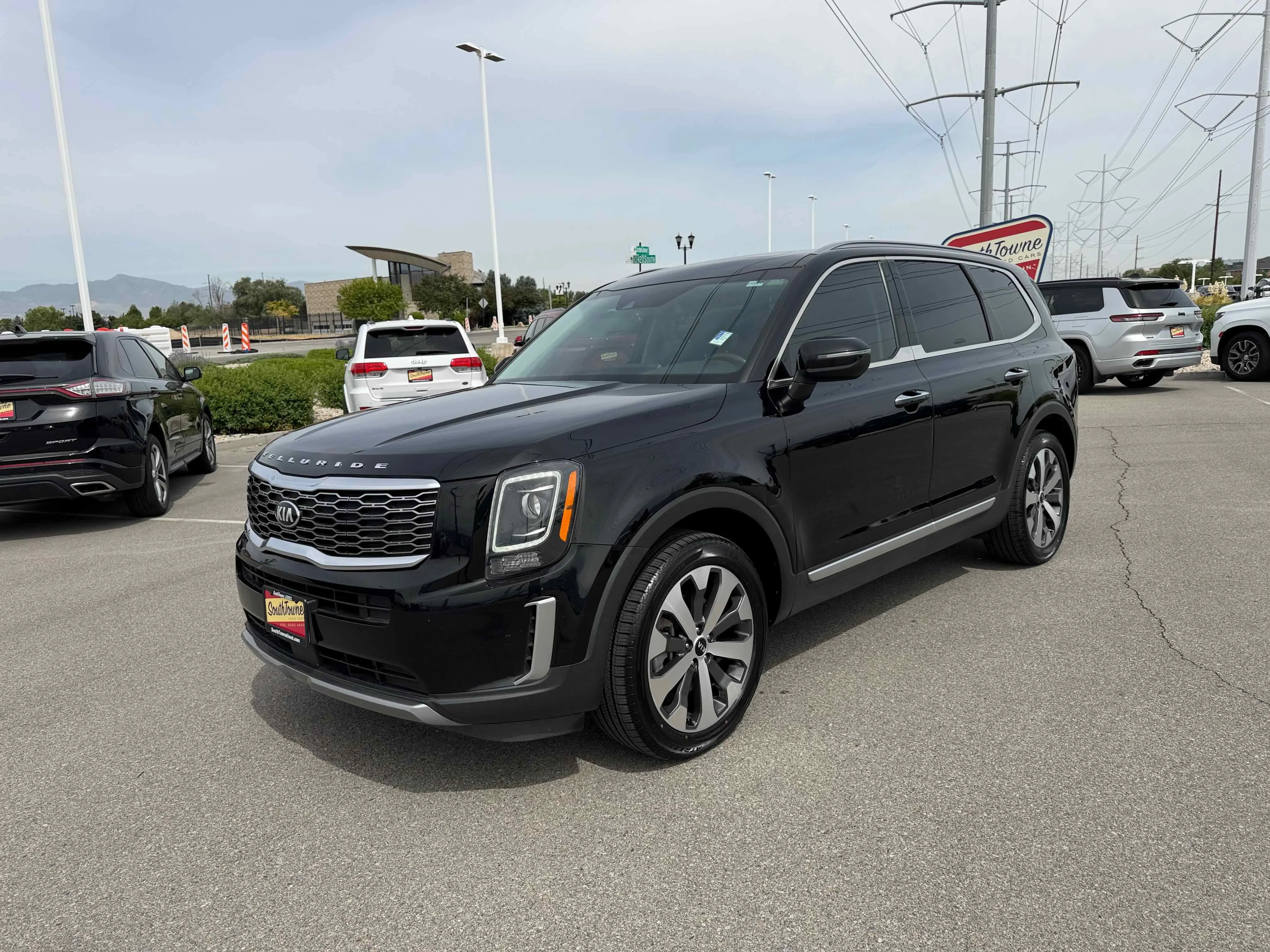 Used 2021 Ebony Black Kia S image 12