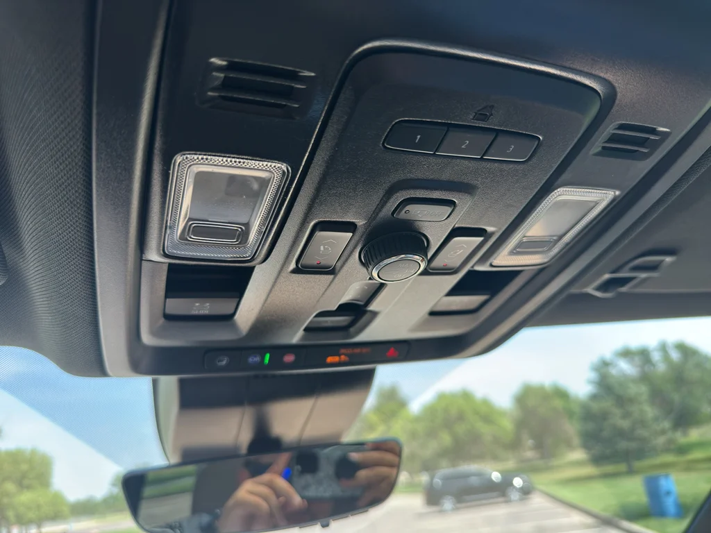 Used 2023 Iridescent Pearl Tricoat Chevrolet Premier image 38