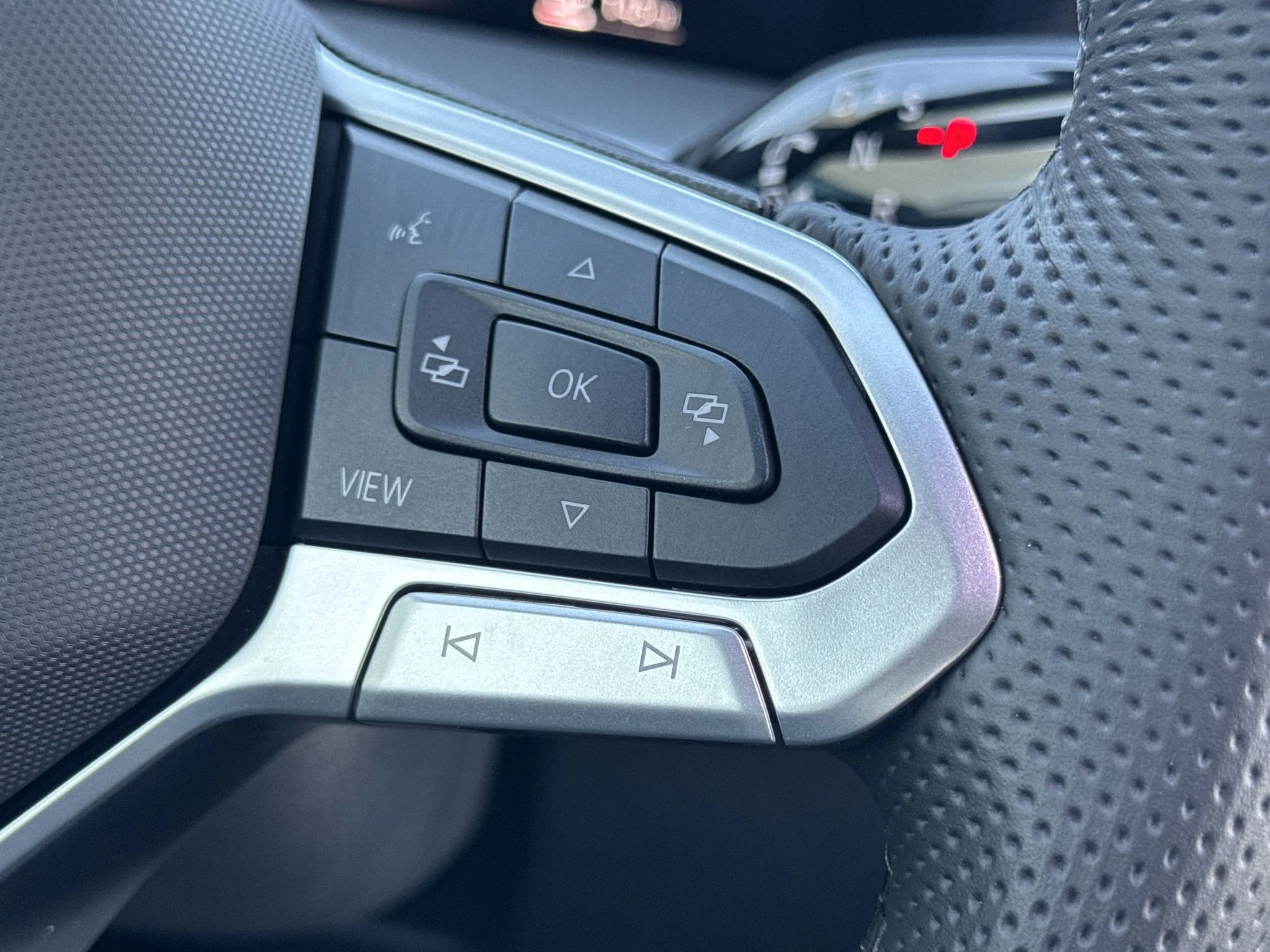 New 2026 Platinum Gray Metallic Volkswagen SE R-Line Black image 21