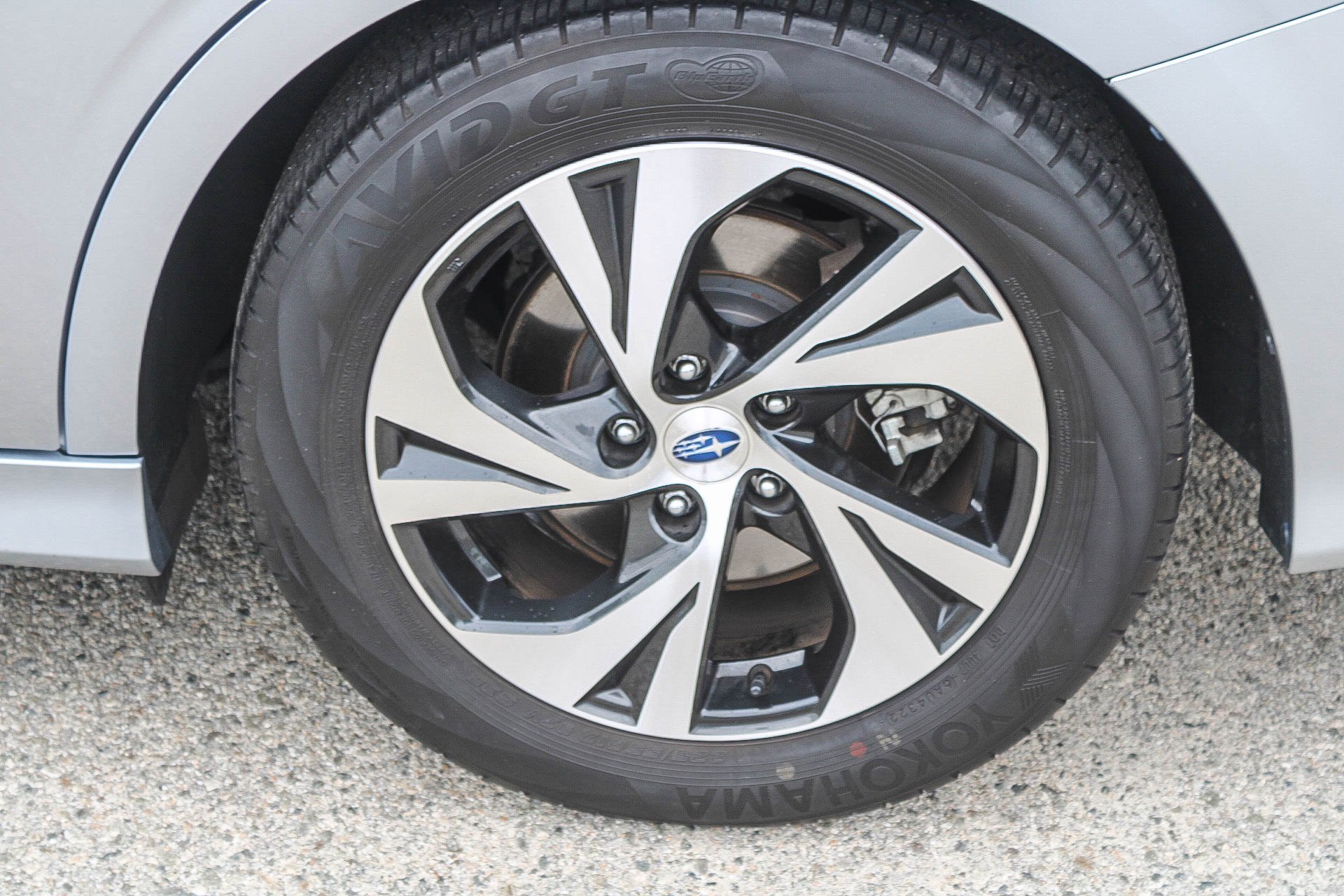 Used 2023 Ice Silver Metallic Subaru Premium image 11