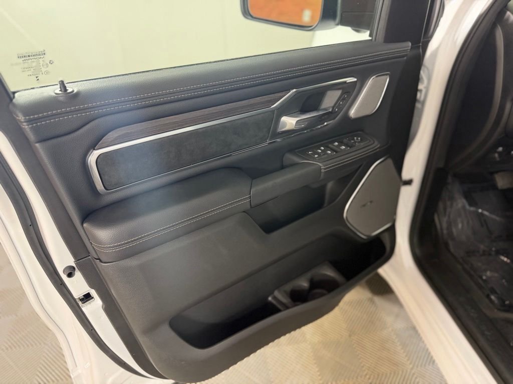 New 2026 Ivory White Tri-Coat Pearl-Coat Exterior Paint RAM Laramie image 11
