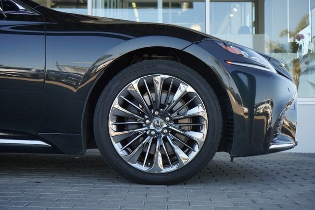 Used 2020 Black Lexus 500 Base image 12