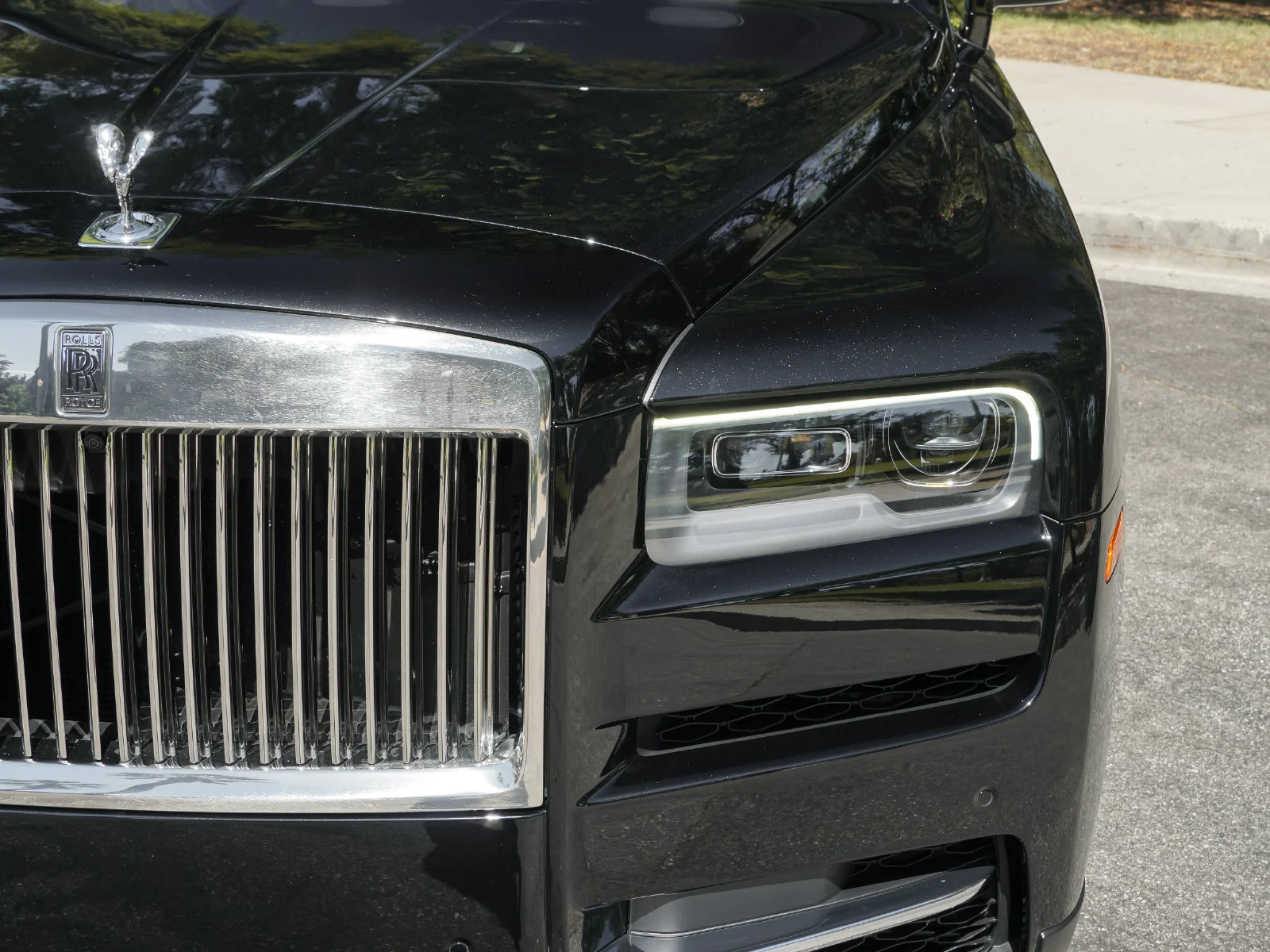 Certified Used 2024 Black Diamond Rolls-Royce  image 34