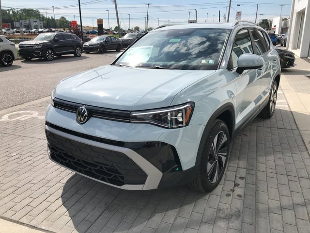 New 2026 Monument Gray Volkswagen SE image 4