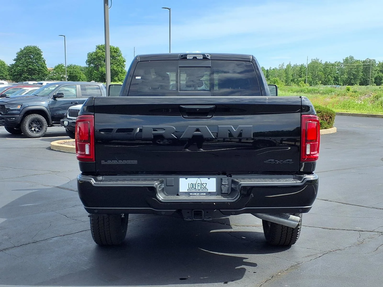New 2026 Diamond Black Crystal Pearl-Coat Exterior Paint RAM Laramie image 17