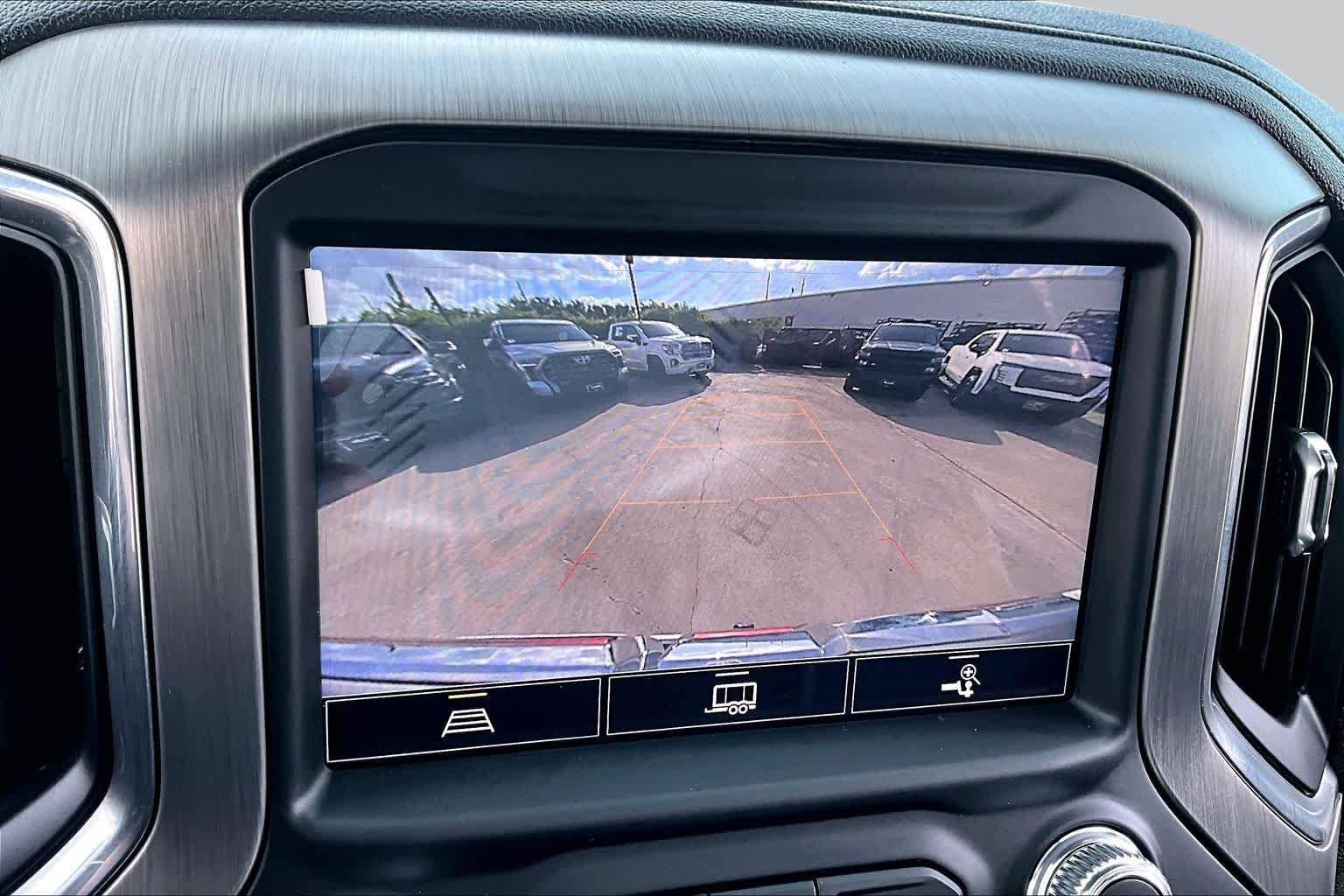 Used 2022 White Frost Tricoat GMC Denali image 27