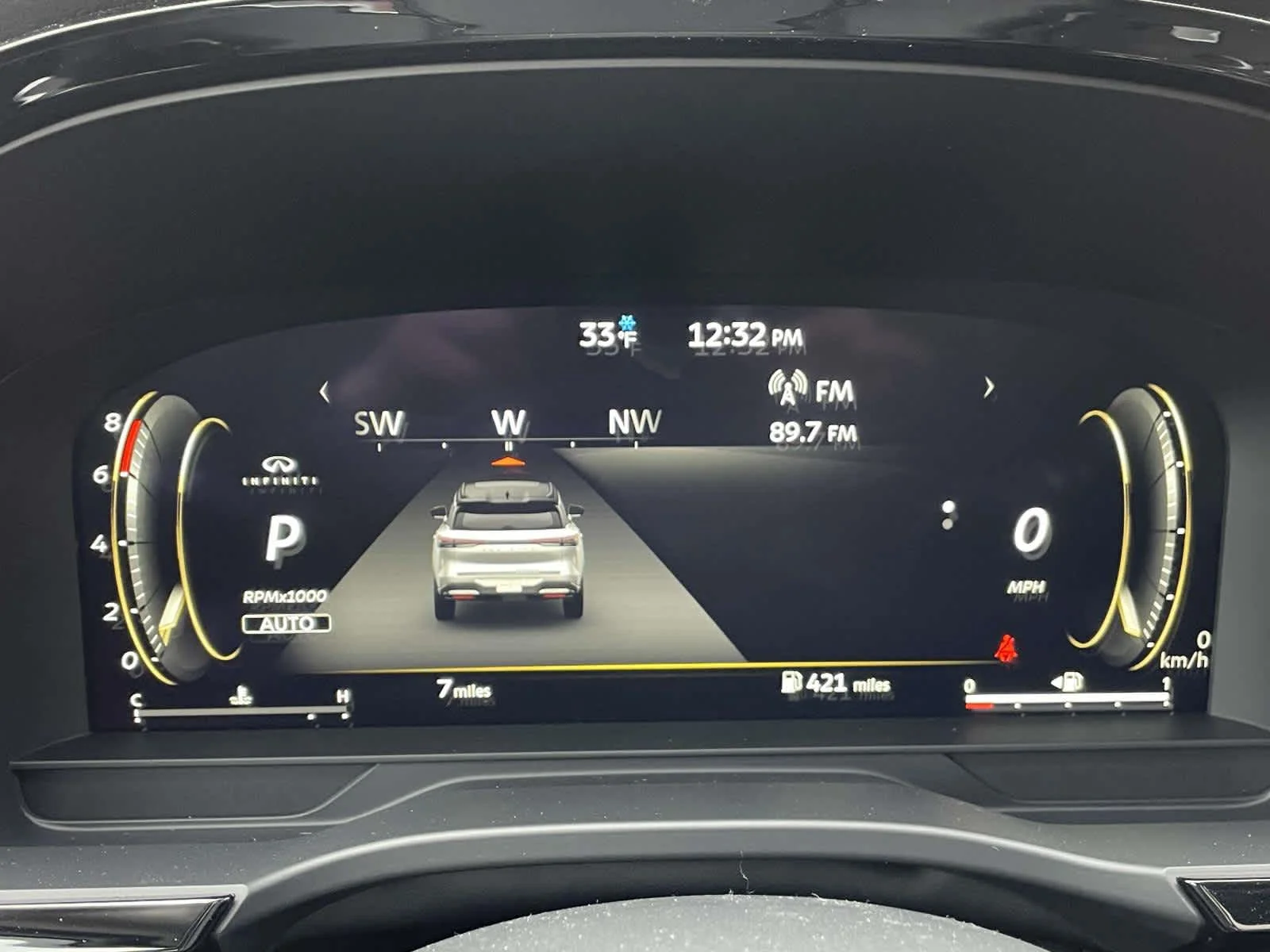 New 2026 Mineral Black INFINITI LUXE image 3