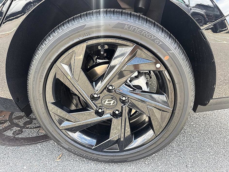 New 2026 Abyss Black Hyundai SEL Sport image 5