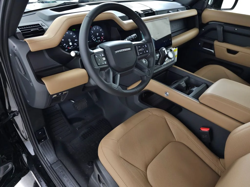 New 2026 Santorini Black Land Rover X-Dynamic SE image 13