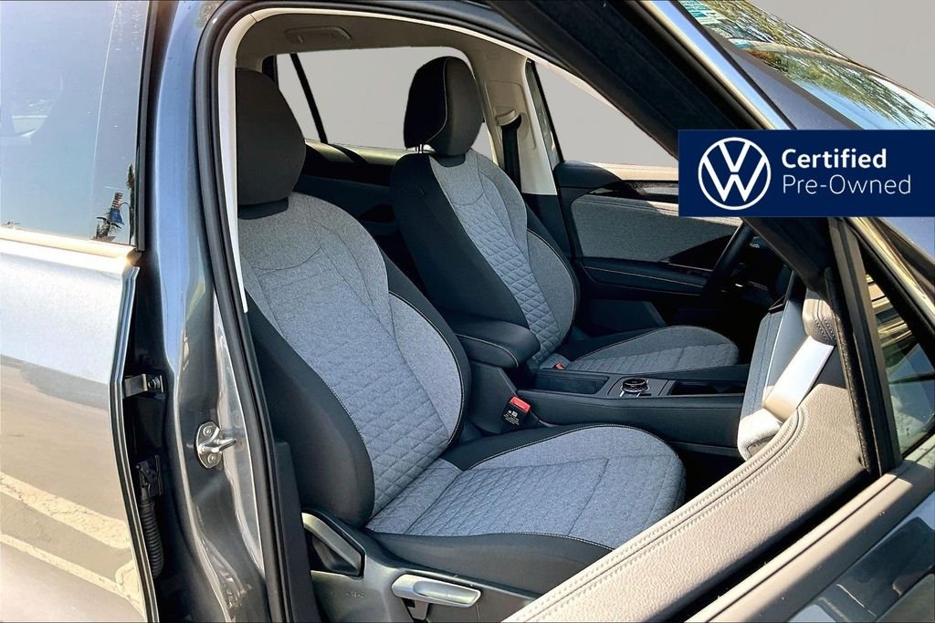 Certified Used 2025 Gray Volkswagen 2.0T S image 29