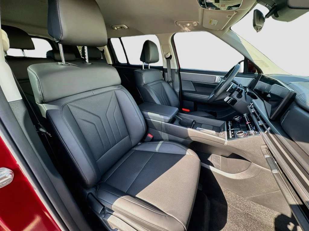 Used 2025 Red Hyundai SEL image 36