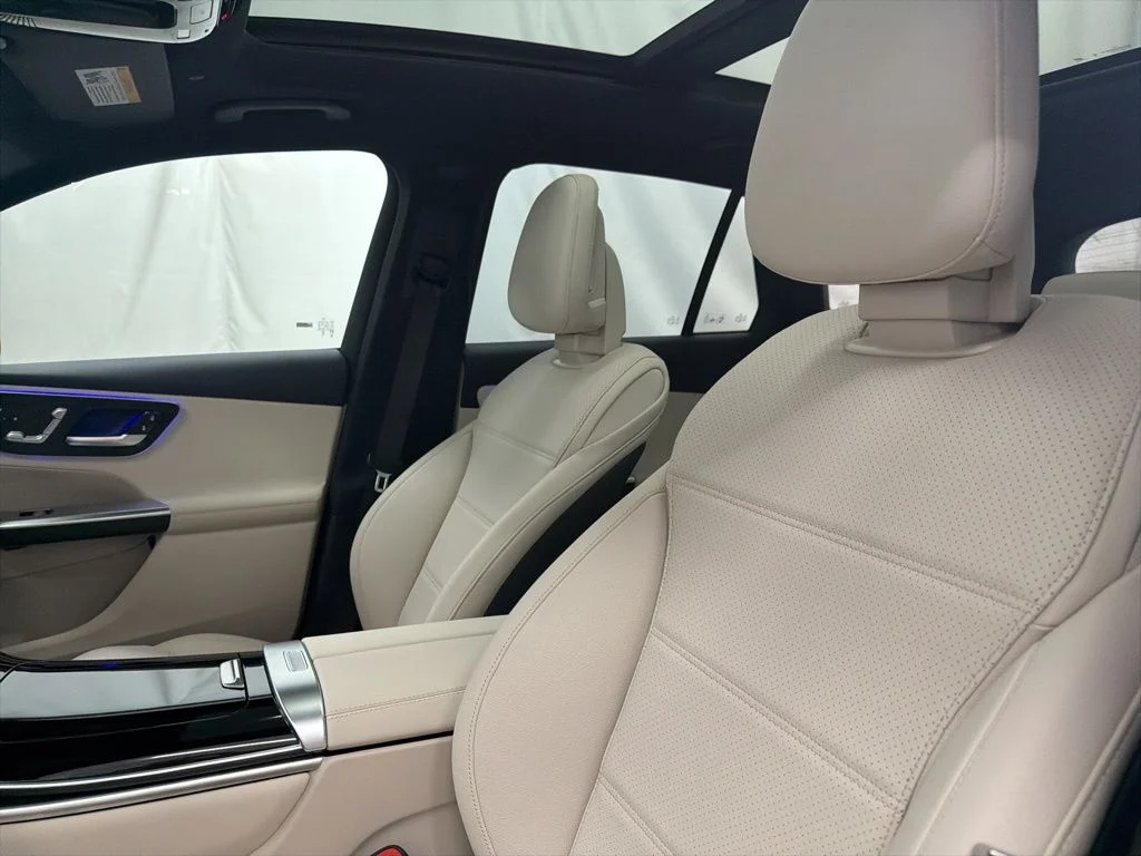 Used 2026 White Mercedes-Benz GLC 300 image 13