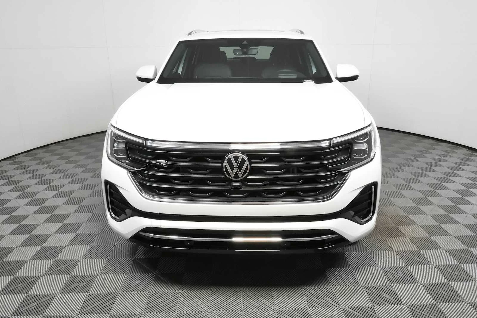 New 2026 Opal White Pearl Volkswagen 2.0T SEL Premium R-Line image 39