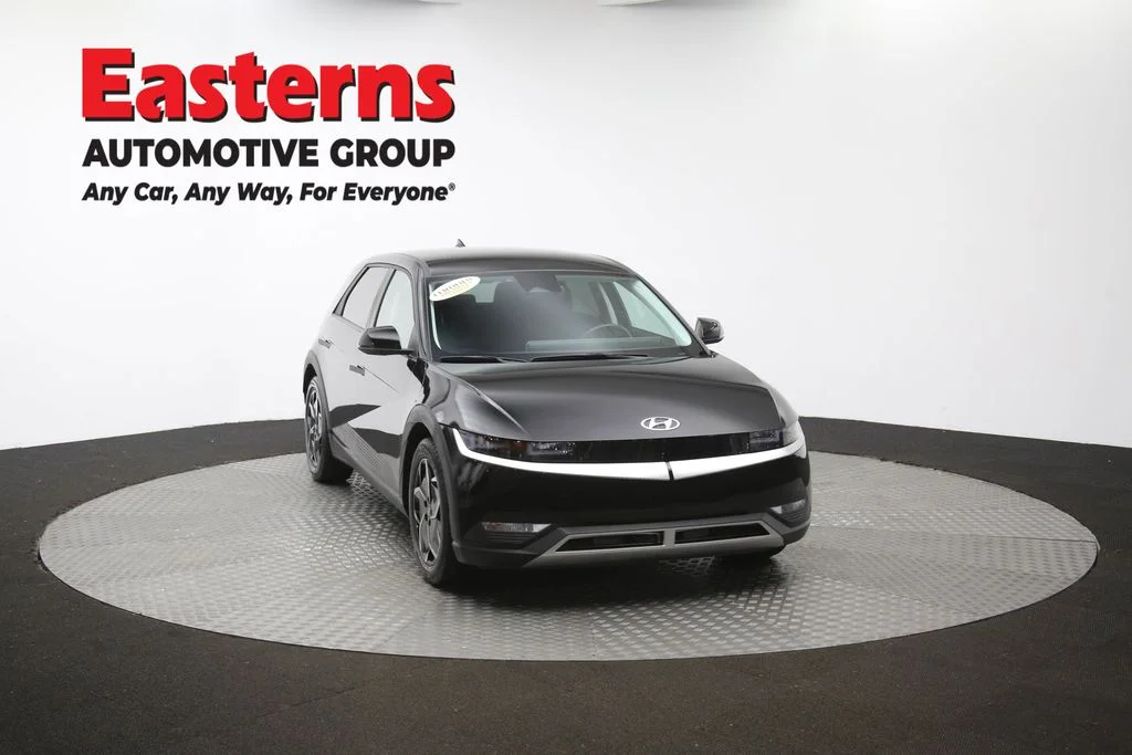 Used 2024 Black Hyundai SEL image 49