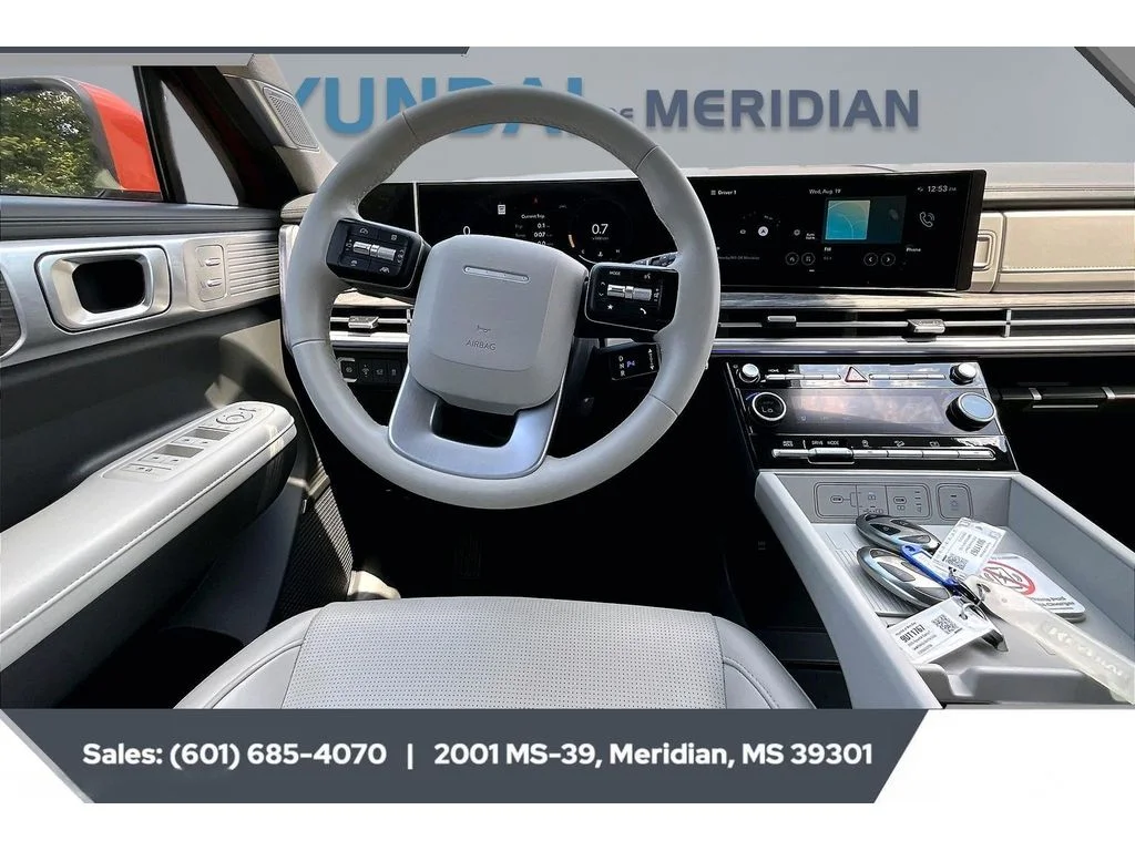 Used 2025 Terracotta Orange Hyundai Limited image 5