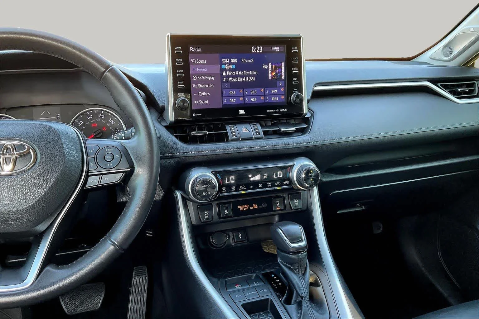 Used 2022 Blizzard Pearl Toyota XLE Premium image 7