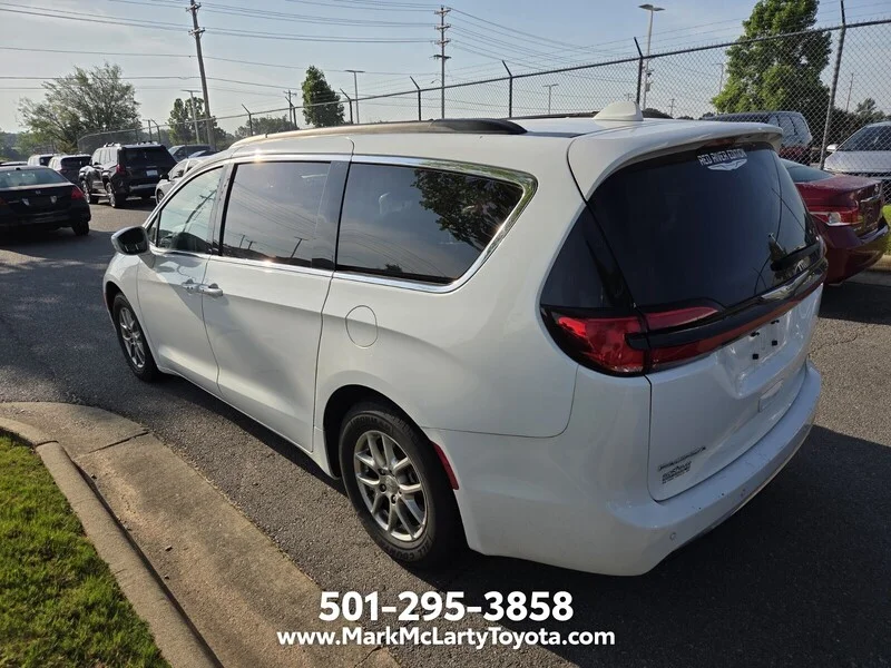 Used 2021 Bright White Clearcoat CHRYSLER TOURING image 7