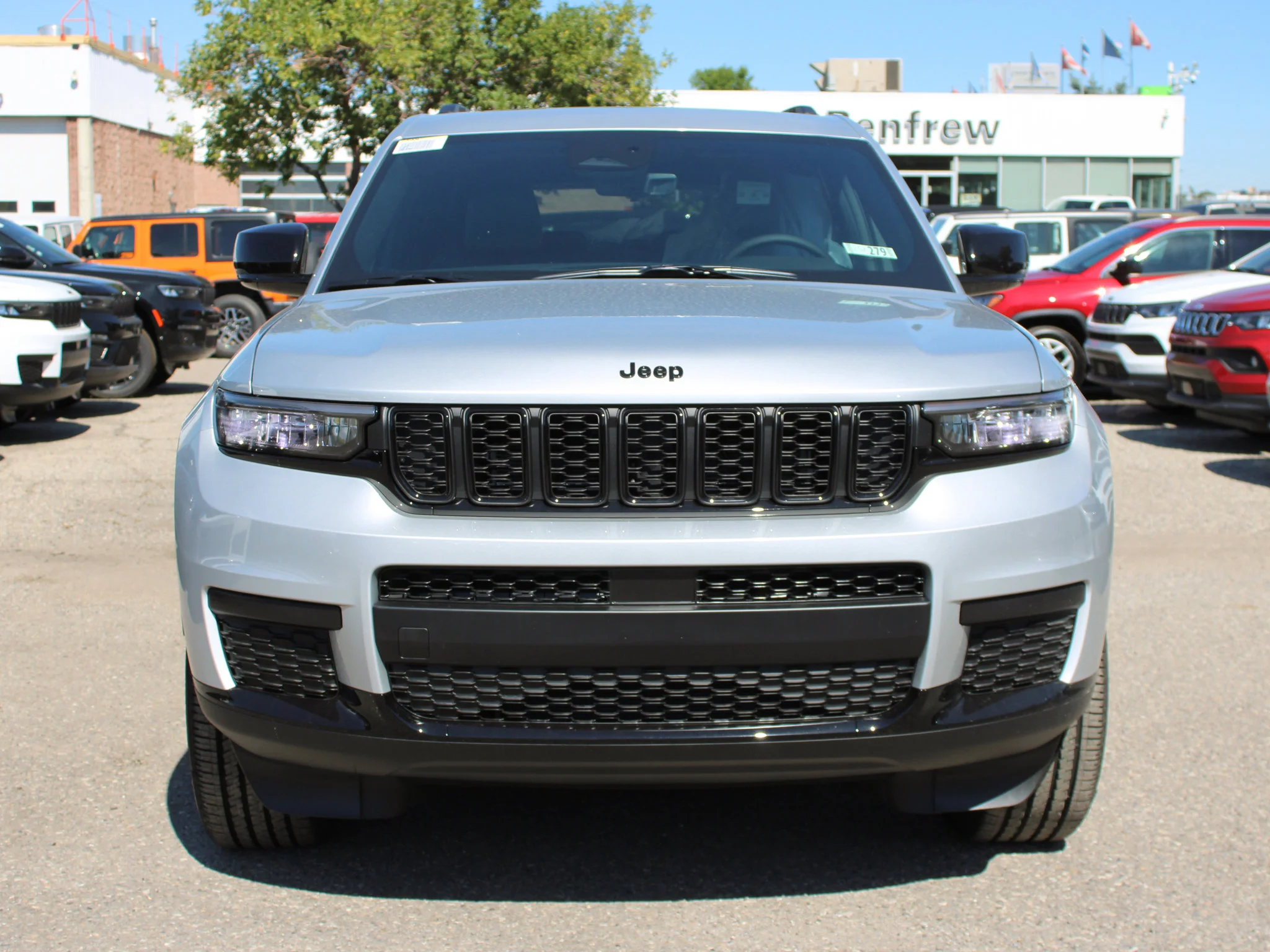 New 2025 Silver Jeep Altitude* 4x4, Sunroof, Heated Leather, Wireless Charging Pad image 6