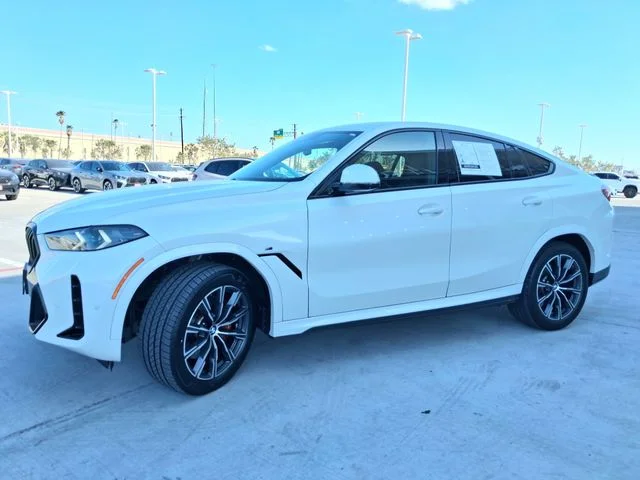 Used 2024 White BMW xDrive40i image 4
