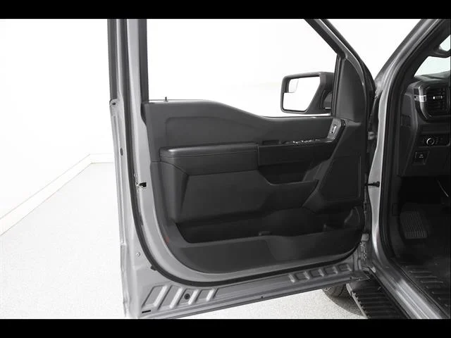 Used 2023 Iconic Silver Ford XL image 27