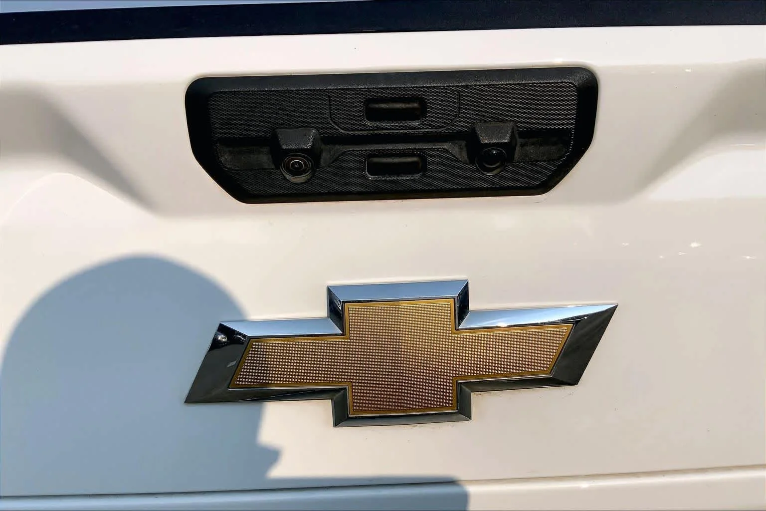 Used 2022 Summit White Chevrolet LTZ image 10