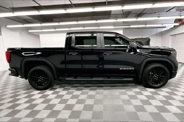 Used 2023 Onyx Black GMC Pro image 15