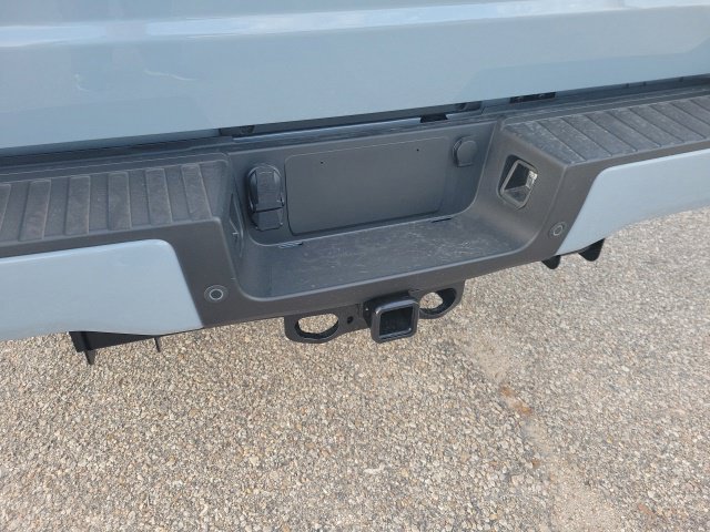 New 2027 Gray Metallic Ford Lariat image 33