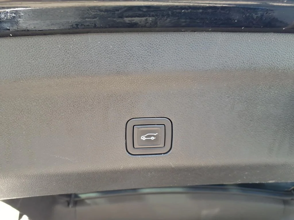 Used 2023 Black GMC Denali image 9