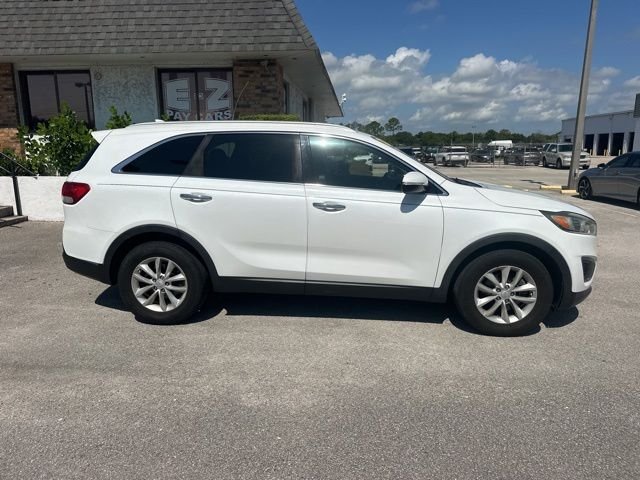 2017 Kia Sorento LX AT's photo