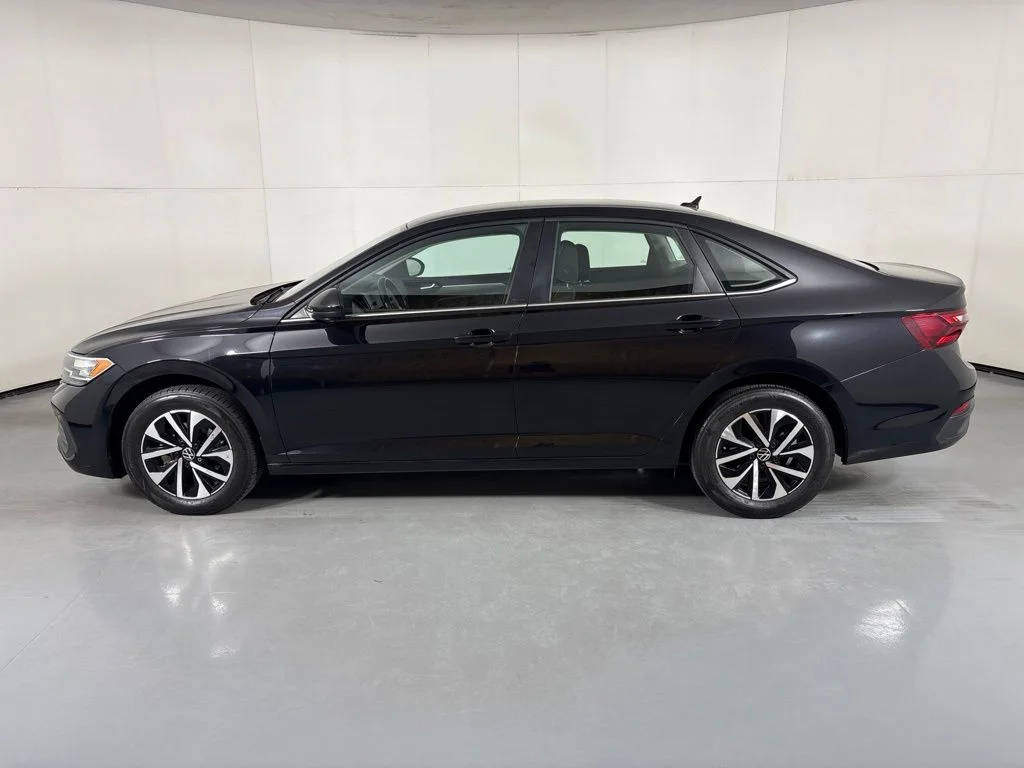 Used 2024 Black Volkswagen 1.5T S image 5