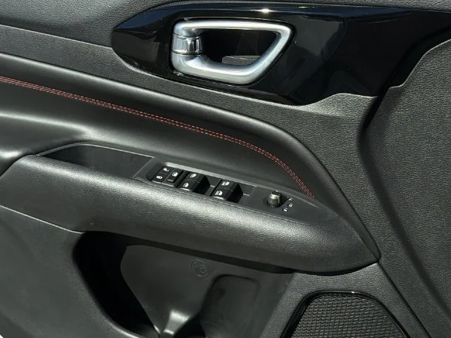 Used 2025 White Jeep Trailhawk image 32