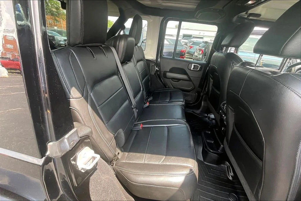 Used 2018 Black Jeep Unlimited Sahara image 25