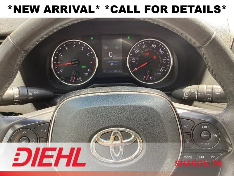 Used 2020 White Toyota XLE Premium image 11