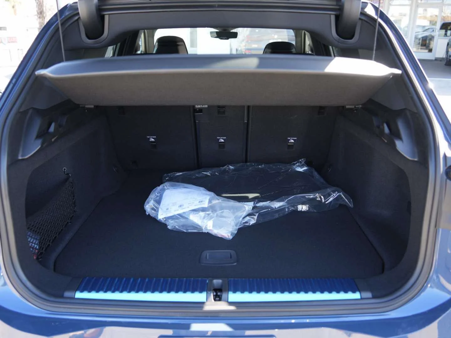 New 2027 Ocean Wave Blue Metallic BMW 50 xDrive image 6
