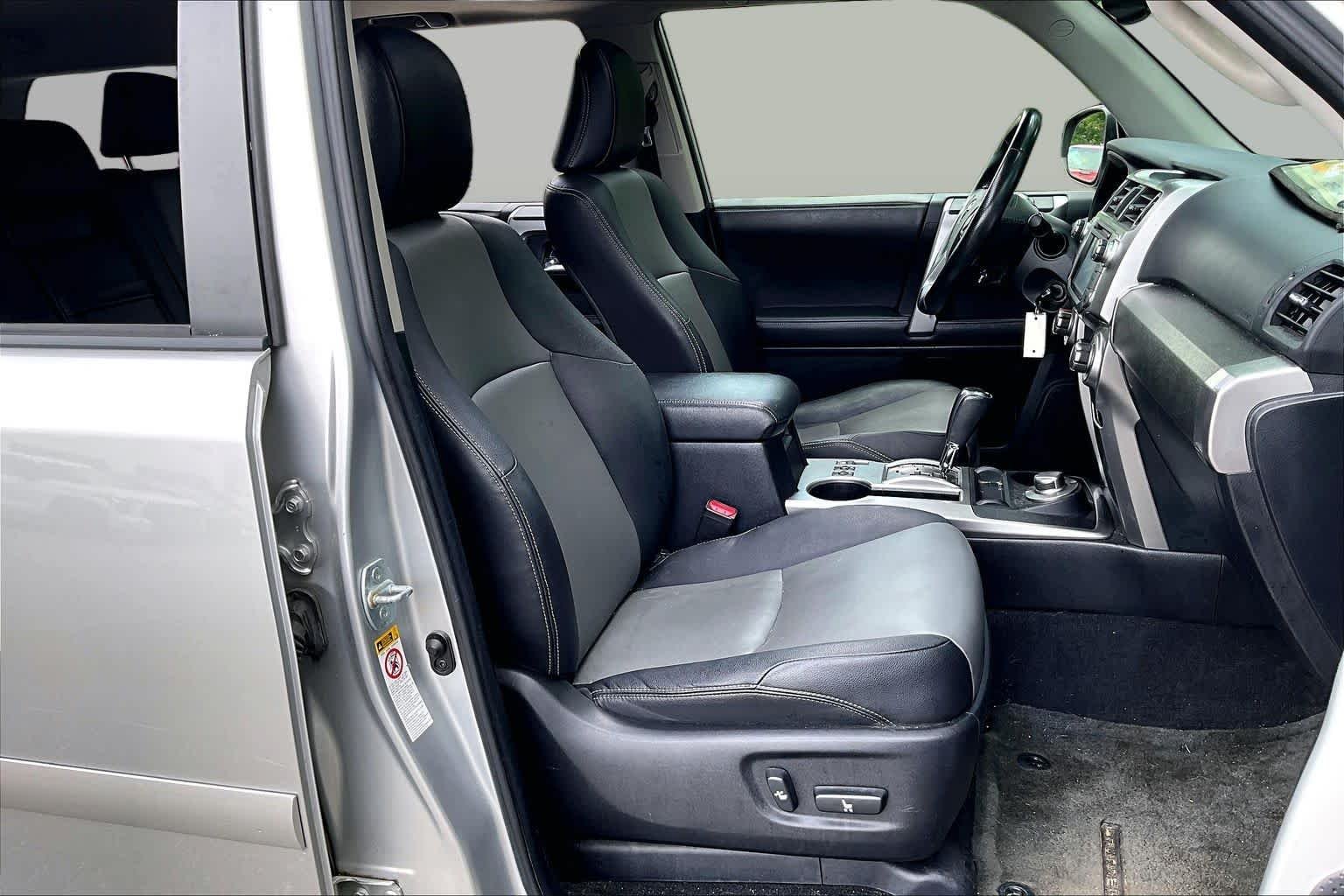 Used 2015 Classic Silver Metallic Toyota SR5 Premium image 8