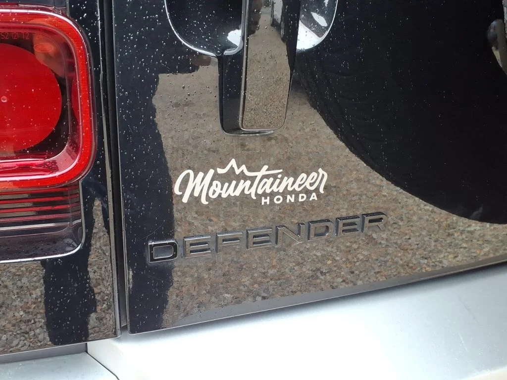 Used 2025  Land Rover S image 28