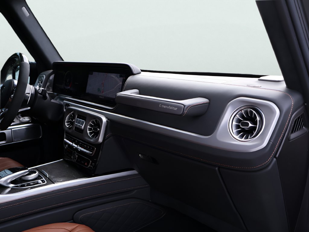 Used 2022 MANUFAKTUR Graphite Metallic Mercedes-Benz G 63 AMG® image 12